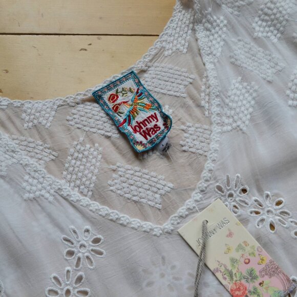 Johnny Was White Embroidered Eyelet Venetia Tunic Top Size L NWT - Picture 3 of 16
